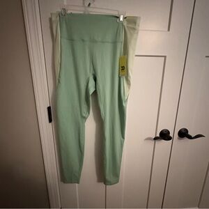 NWT, ladies, XXL, all in motion, leggings, athletic, pockets, fitness, school